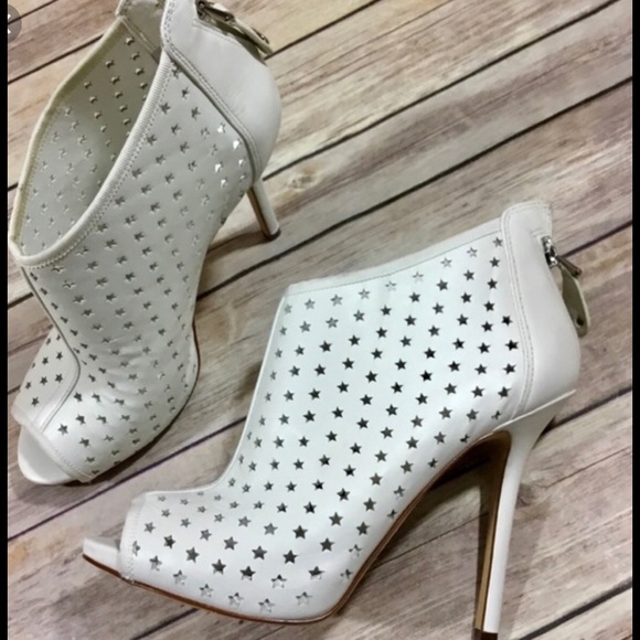 Guess perforated with stars ✨ open toe bootie 6 - Picture 1 of 5